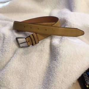 Size 44/w 🇺🇸 made tan leather belt used